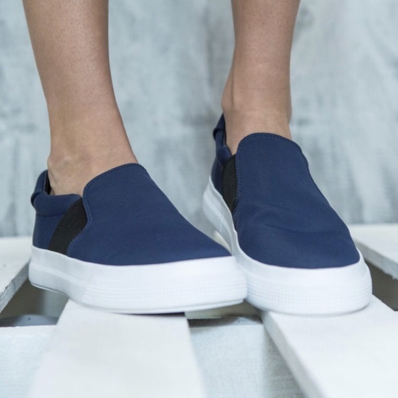 Vince Torin Midnight Blue Slip On 